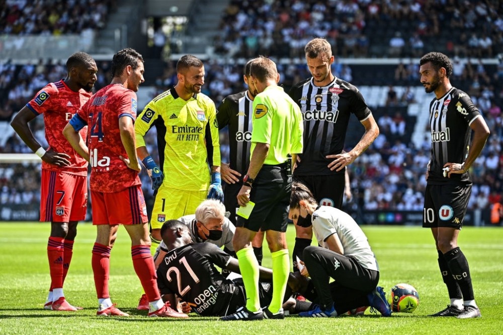  法甲揭幕战爆冷门弱旅击败劲旅  