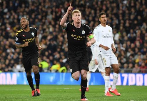  曼城七分钟三球闪击，丁丁传射主宰比赛  