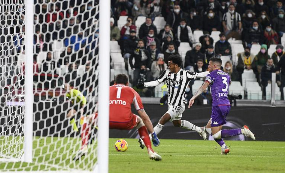  佛罗伦萨补时绝杀博洛尼亚，紫百合惊险登顶