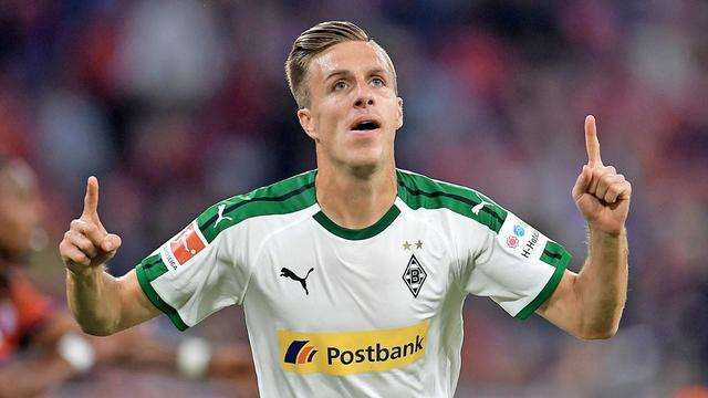  门兴格拉德巴赫精准传导掌控比赛节奏